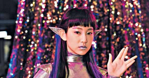 《青春本我》校園祭扮鬼扮馬 炎明熹「真•火星女神」搶鏡
