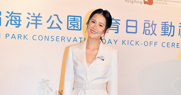 生日多驚喜 黃翠如與蕭正楠沙灘漫步
