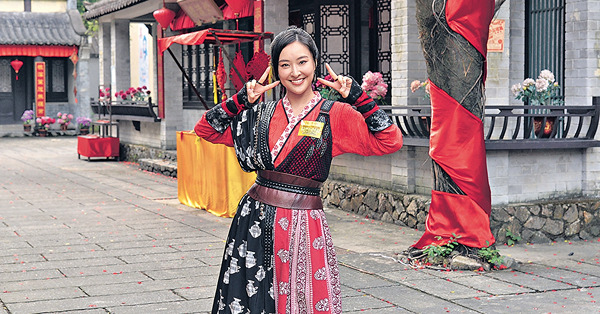 無心搶視后恨冧莊衣著獎 陳瀅為台慶押後加國探親