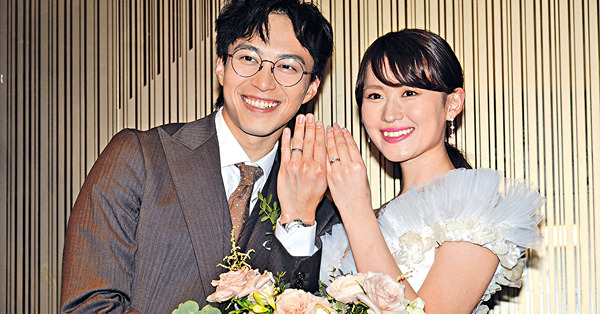 「緋聞女友」薛家燕到賀 吳業坤補擺酒唱日文歌冧妻