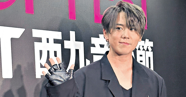 台上向姜糖鞠躬 姜濤︰我覺得對唔住Fans