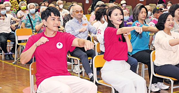 蕭正楠笑黃翠如下廚如打仗，勝在識氹奶奶！直認婆媳關係佳：一叫奶奶，我阿媽就軟晒！