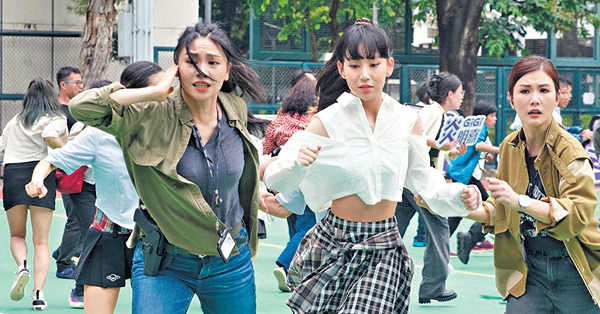 驚喜客串《逆天奇案2》！炎明熹穿露腰短裙仔「做自己」