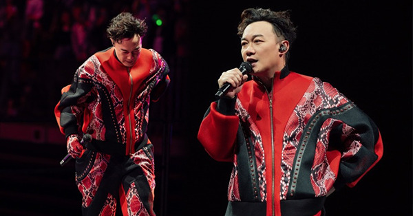 陳奕迅演唱會快歌跳舞拉傷腰骨！暫停跳舞環節「加碼」唱慢歌：我剛真的是痛到哭出來