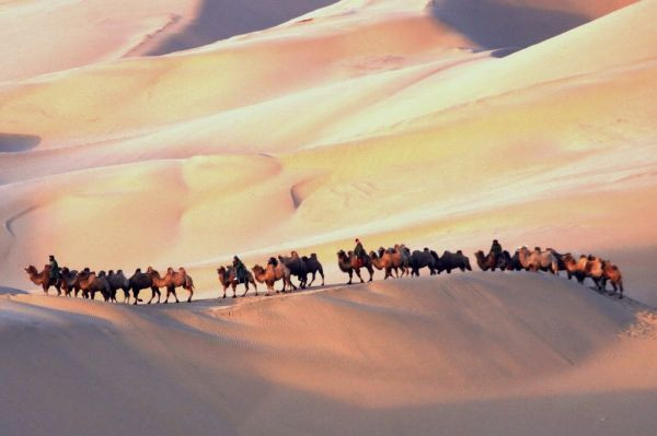 穿越最美的沙漠：巴丹吉林(上)