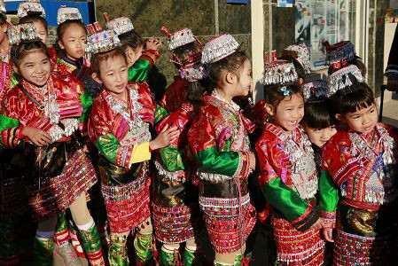 在西南秘境過大年：花腰傣的花街節