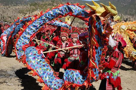 在西南秘境過大年：雲南石屏 花腰彝祭大竜