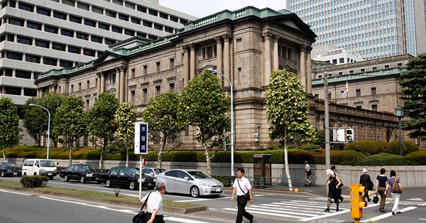 日本利率先禮後兵