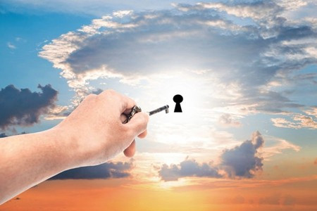 人工慢爬 樓價飛升 愈年輕愈難上車