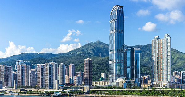東西博奕下的香港樓市