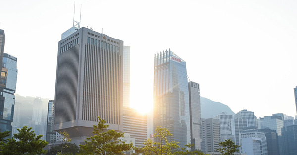 香港要懂得把負面因素，變成動力