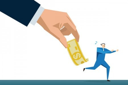 港青為符合申請公屋 加薪唔敢要 (晴報)