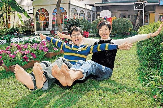 名校校董攜兒慈善行 關愛不如親體驗 
