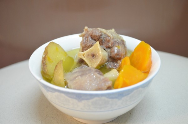 【養腎益氣】牛尾紅蘿蔔生薑湯