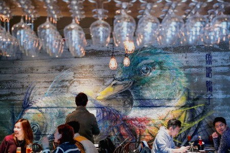【試食報告】魚塘鴨子主打Fusion外省菜  燈影牛肉、三味蒸餃有驚喜！