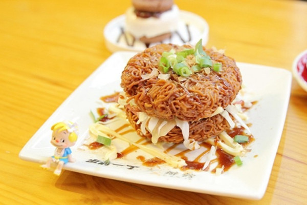 【肚餓就煮碗麵】與「清仔」約會！推介4款出前棒丁人氣配搭