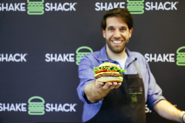 【覓食中環】紐約人氣「街頭」漢堡！必試Shake Shack素大啡菇漢堡