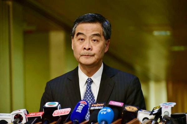 CY緣何不連任？