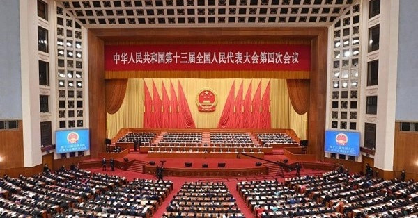 資格審查委員會的考驗