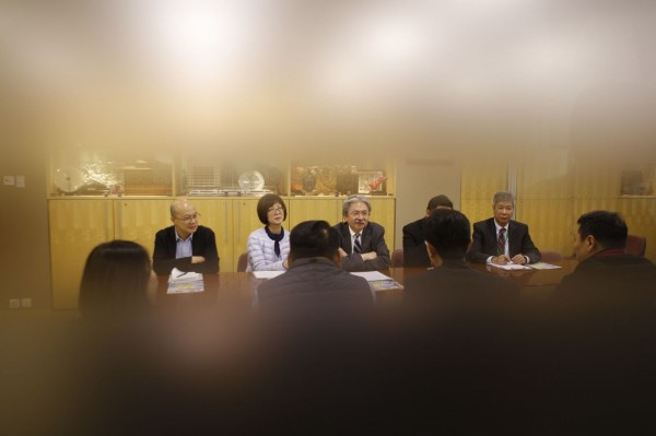 【特首選戰】曾俊華反擊林鄭「不點名」批評  :「是她改變了政策」