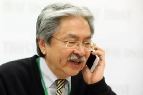 【特首選戰】曾俊華與中學教師傾電話 感嘆教育是人不是錢