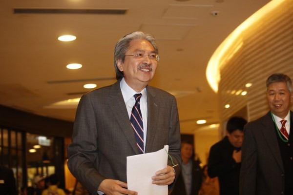 【特首選戰】曾俊華稱選舉或「峰迴路轉」 與梁振英並無私交