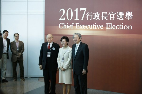 【特首選戰】決戰日－行政長官投票開始 三候選人最後努力向選委拉票 場外多個團體示威