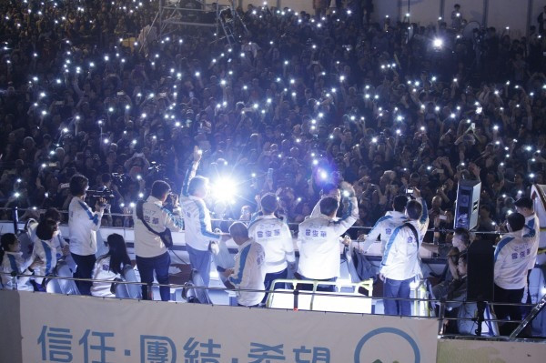 【特首選戰】盧文端列曾俊華「四宗罪」致中央不信任 曾競選辦反駁：有聯署反佔中 無外國勢力 不認識黎智英