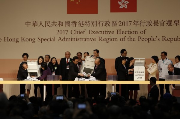 【特首選戰】決戰日－點票開始 目測林鄭月娥取得逾770票 料當選新一屆行政長官 公眾席起哄 