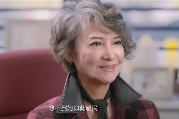 【特首選戰】林鄭獲蕭芳芳大讚毫無架子 曾俊華訪天水圍倡增設墟市