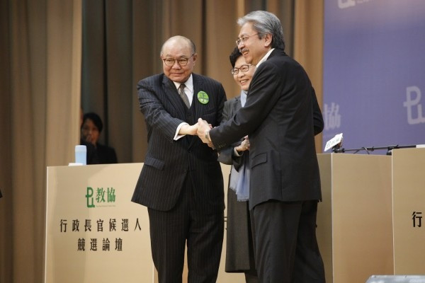 【特首選戰】兩民調指曾俊華支持度雙位數領先 傳西環料林鄭可奪逾800票