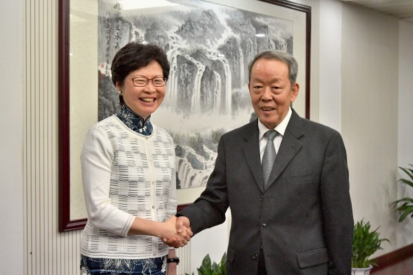 林鄭上任3個月Chur到爆 外訪有成25日