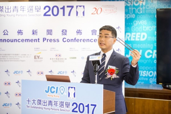 李浩然冇副局做都唔愁　獲安慰獎晉身「傑青」