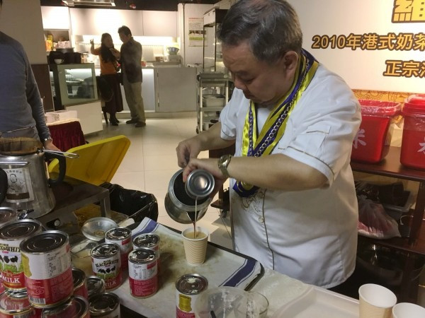馮志堅退而不休夥「茶王」出山創業賣奶茶