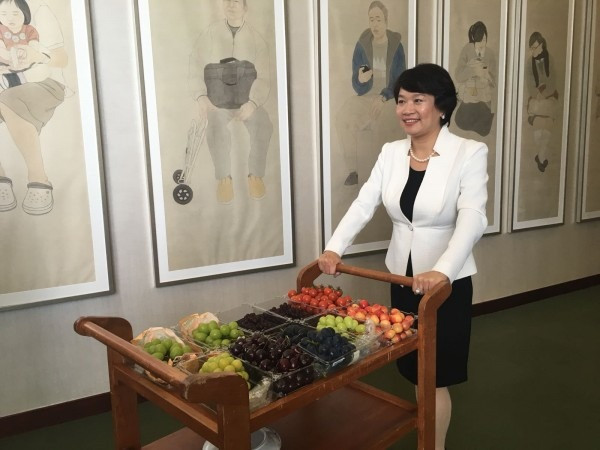 梁美芬大派葡萄想取代淑儀？