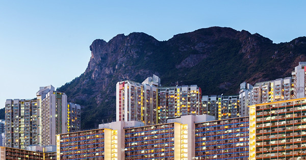 又聞獅子山下，港應發奮