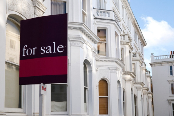 買英鎊不如買英國樓