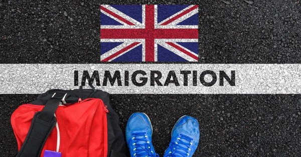 英國九成半按揭，有利香港不利英國