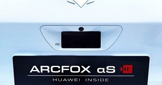 【FOCUS】特斯拉「花生」引技術之爭 自動駕駛催生新出行?