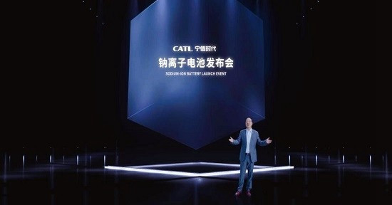 【FOCUS】「電池之王」再拋天量定增　後來者威脅漸埋身