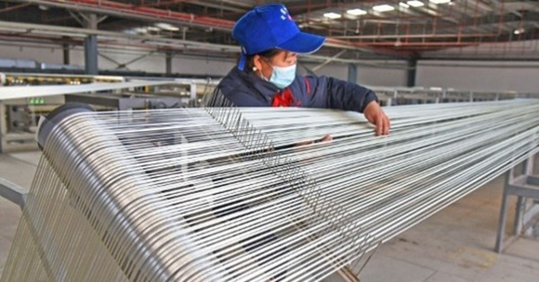 【FOCUS】PMI意外回升仍煩憂　強人幣助穩經濟大盤 