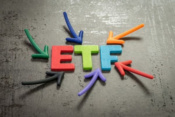 《經濟不停學》ETF入場費低散戶啱玩，管理人角色相當重要！