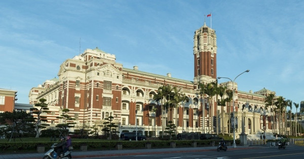 親美是唯一選擇？