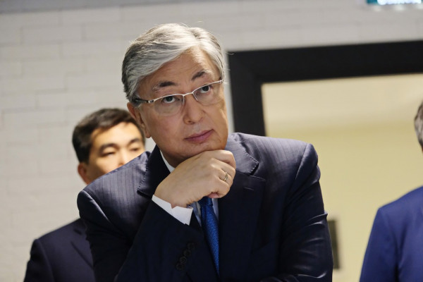 哈薩克斯坦局中局