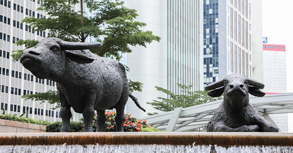 股市睇經濟，明春有低位