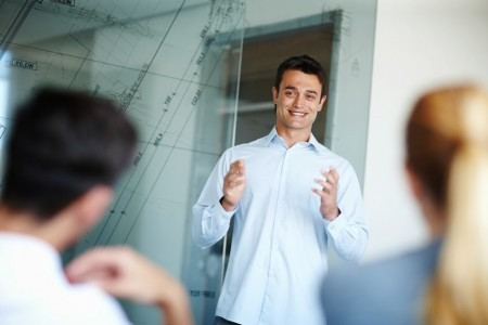 管理人要識講、識做、識教