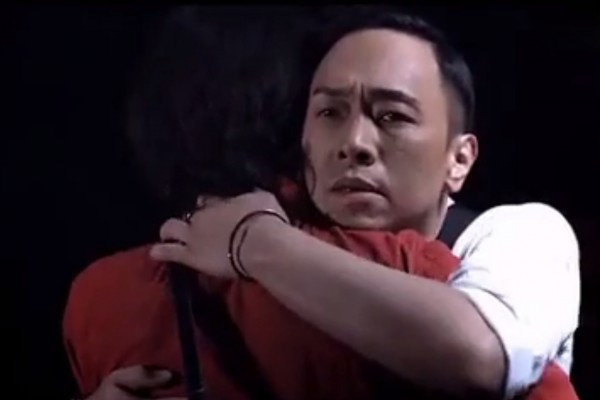 與「家駒」合唱《海闊天空》