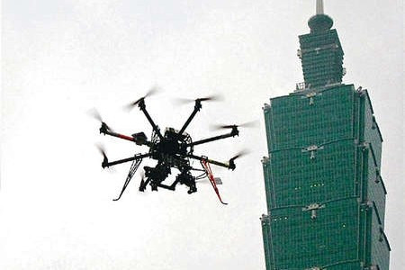 各地研規管無人機