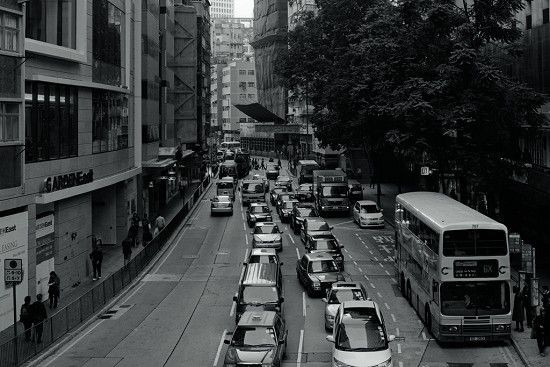 用矛盾和衝突訴說香港的面貌