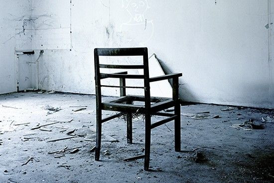 《This Used To Be My Playground》步向死亡的廢墟